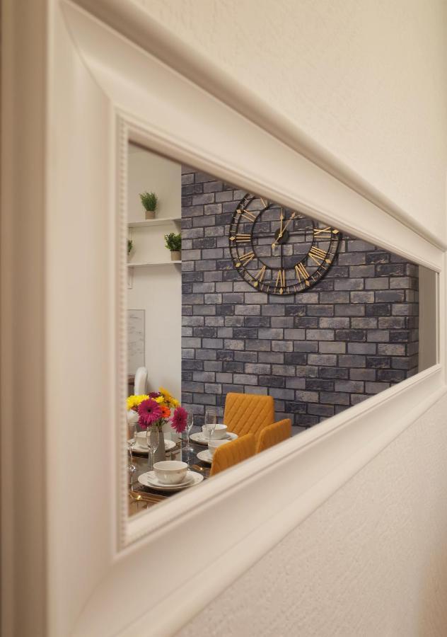 Apartment Spacious With Free Parking