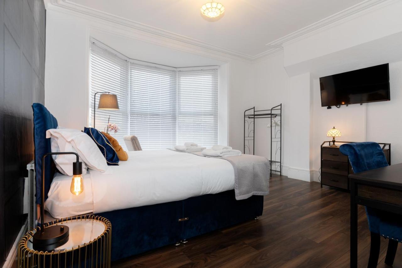 Spacious With Free Parking Apartment Weymouth